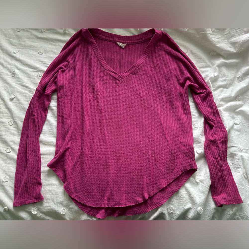 Aeropostale Pink V Neck Sweater. Size Large.